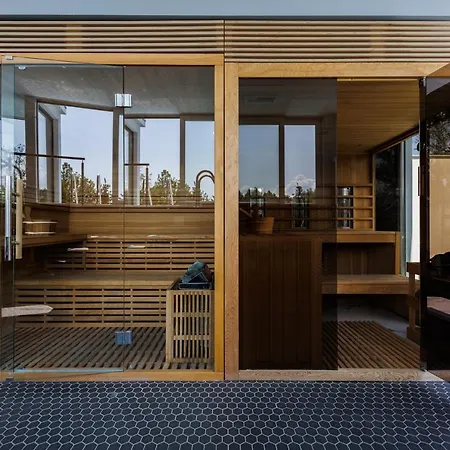 Bauhaus Penthouse Wellness 1 * Siofok