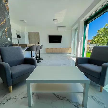 Bauhaus Penthouse Wellness 1 Siofok