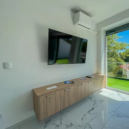 Bauhaus Penthouse Wellness 1 アパート